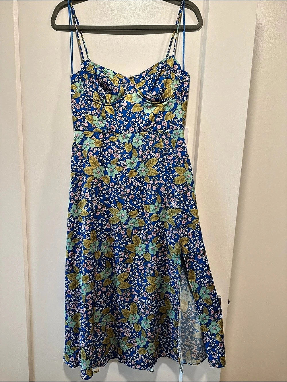ASTR the Label underwire Floral Maxi Dress in Blue & Green Size Medium NWT